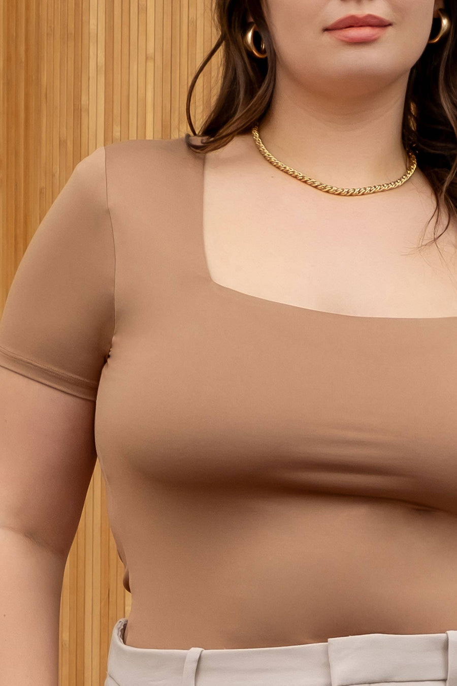 Curvy SOLID SQUARE NECK TOP