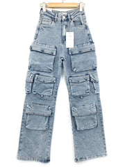 Wide-leg cargo jeans with multi-pockets in vintage blue